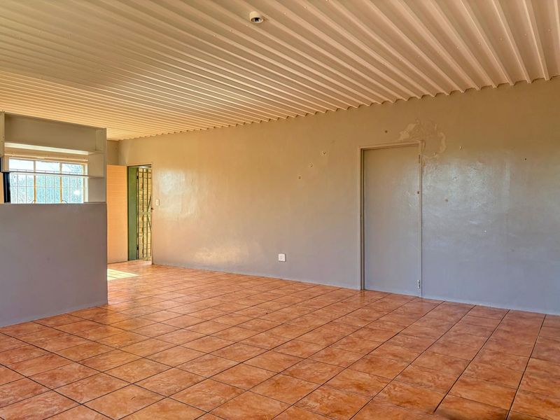 Outjo:  Modest small 2 Bedr home is for Sale - Photo 5