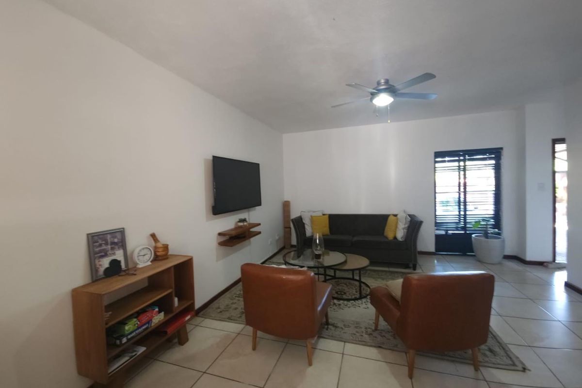 Lovely 3 bedroom unit for sale near Rob Ferreira hospital - Photo 3