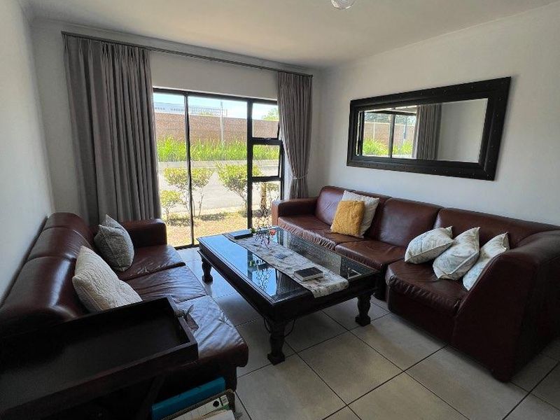 2 Bedroom Flat For Sale In Silveroaks Kuils River - Photo 4