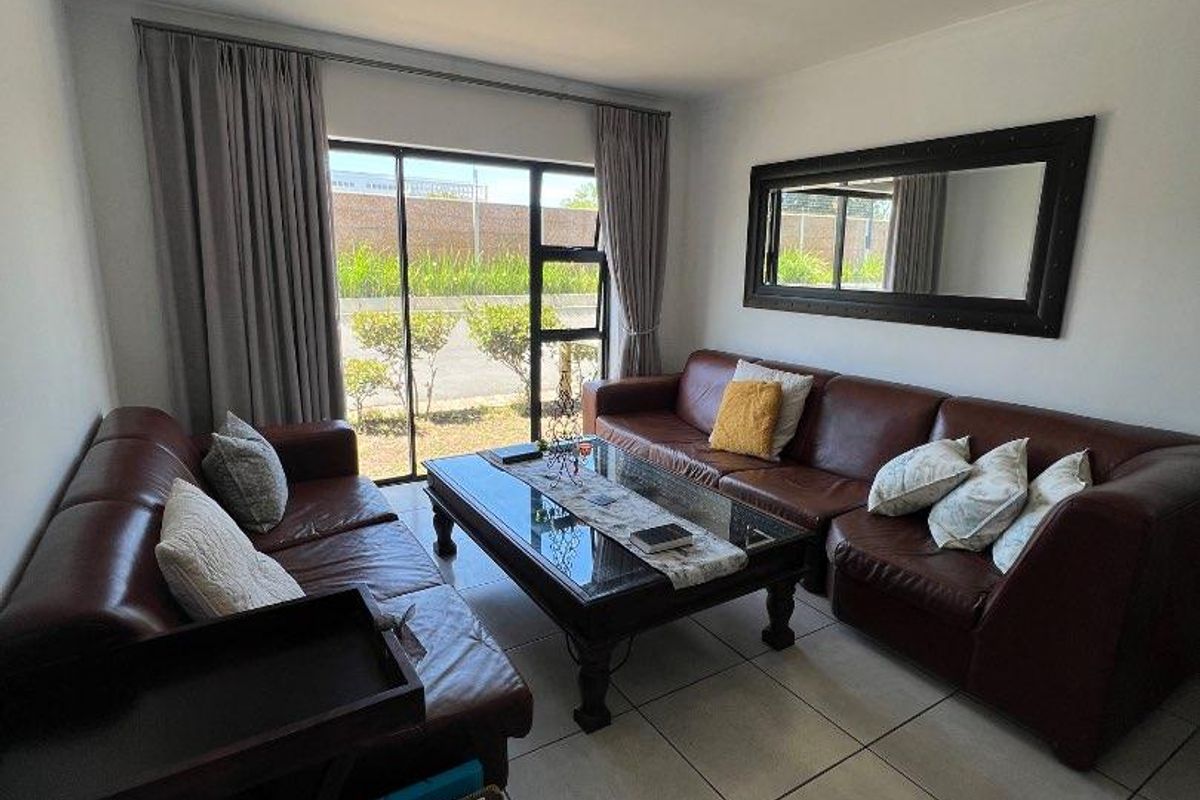 2 Bedroom Flat For Sale In Silveroaks Kuils River - Photo 4
