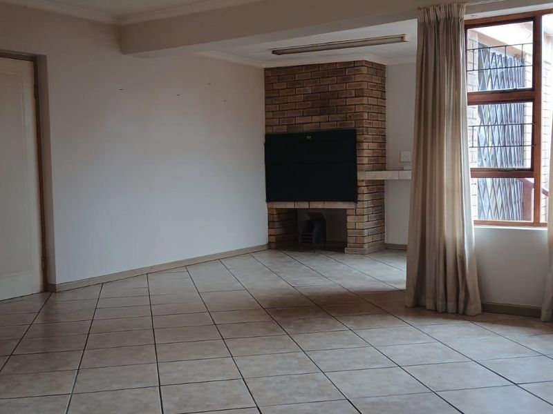 Low Maintenance Townhouse in the Heart of Heiderand - Photo 2