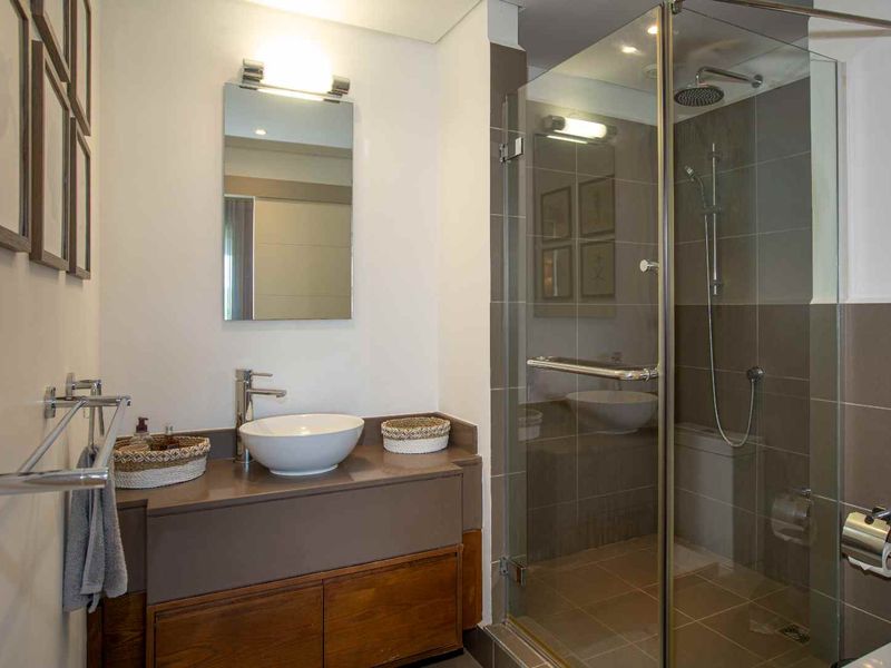 Stunning 3 bedrooms apartment : the perfect balance between golfing serenity and lagoon bliss - Photo 8