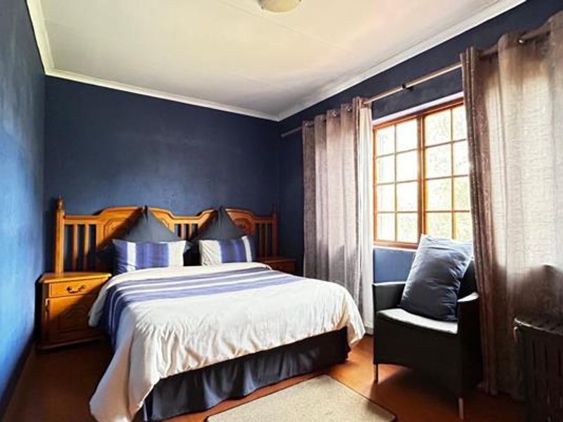 Grab this beautiful house - Photo 8