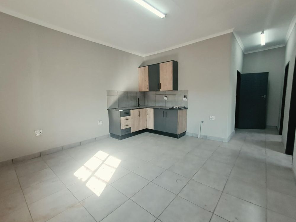 Kitchen & living