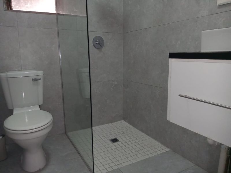 Private Garden Cottage for Single Professional in Meer en See - Photo 5