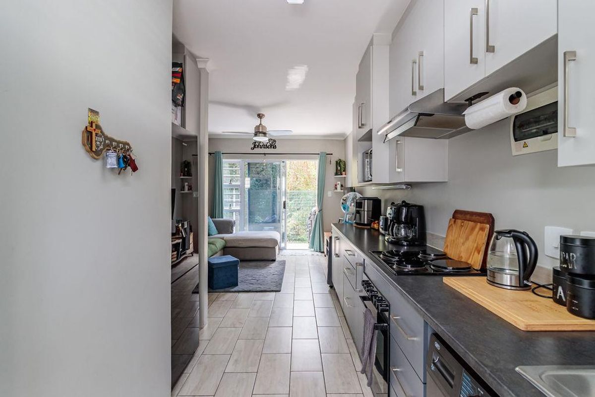 2 Bed Apartment for Sale Westering - Photo 5