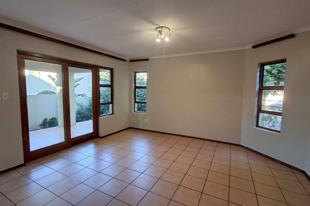 3 Bedroom, 2 bathroom Cluster with Private Pool in Secure Beverley Estate - Photo 4