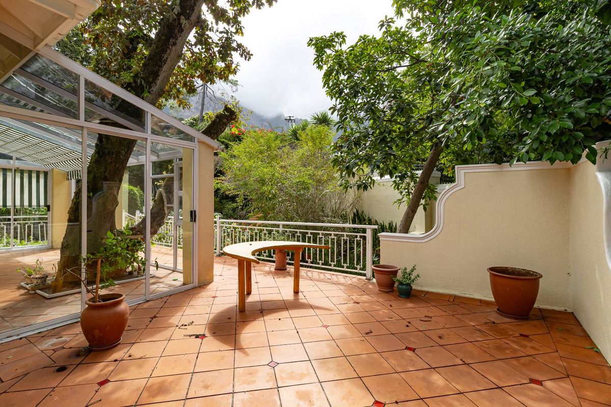 Unique & Tranquil 3-Bedroom Sanctuary in an Exclusive Gated Estate! - Photo 2