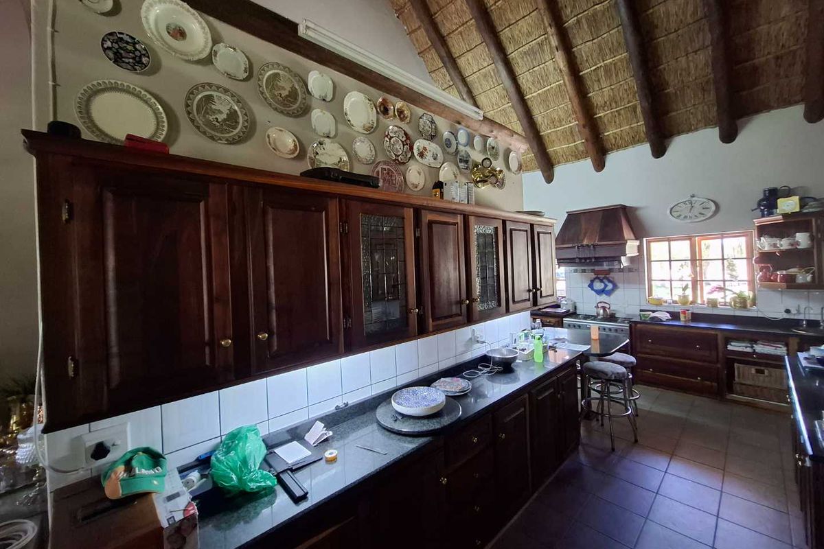 Stunning family home in Askham, the heart of the Kalahari - Photo 2
