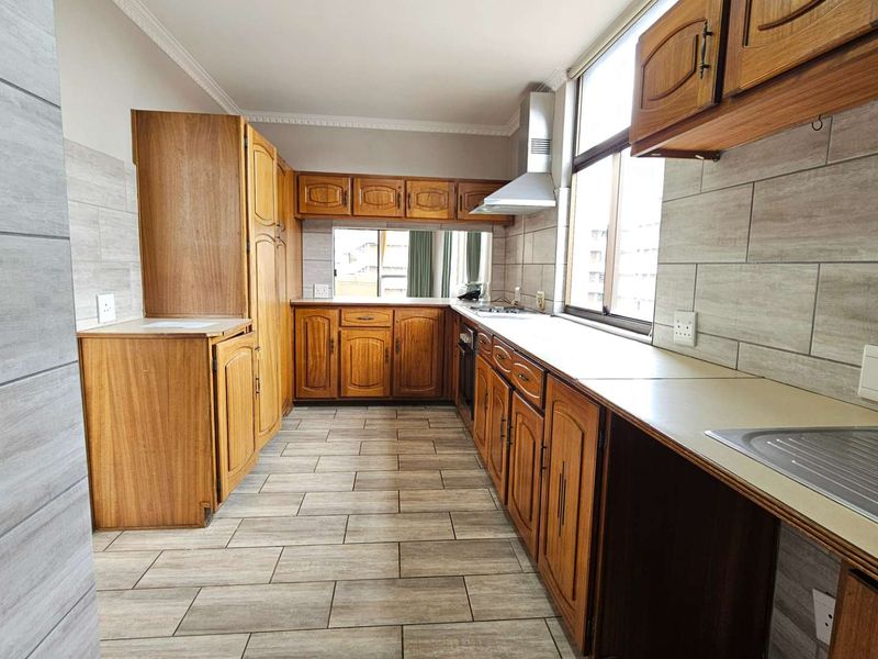 2 Bedroom Flat For Sale - Photo 4