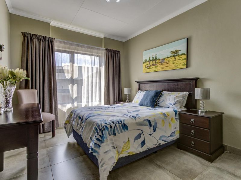 SUNNY, SECURE AND SPOTLESS UPSTAIRS UNIT - Photo 9