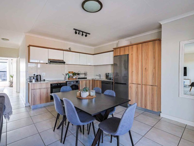 Fully Furnished 2-Bedroom, 2-Bathroom Apartment – Luxury Resort-Style Living - Photo 7