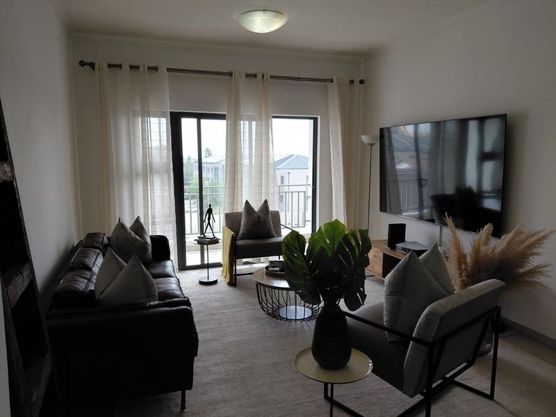 Modern 2-bedroom, 1 bathroom Apartment at Kengies Square - Photo 9