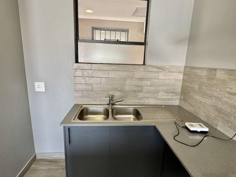 1 BED 1 BATH MODERN APARTMENT FOR SALE KENSINGTON B - Photo 4