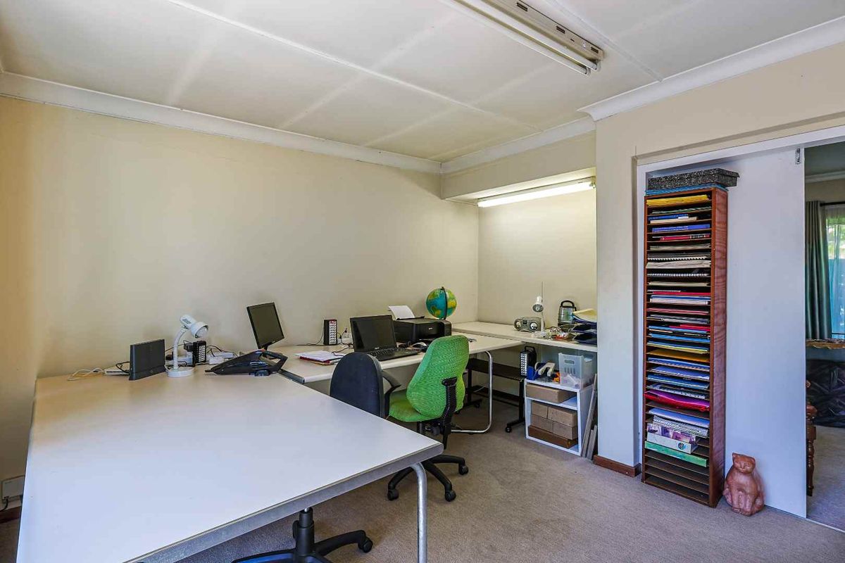 Menlo Park Beauty - Photo 5