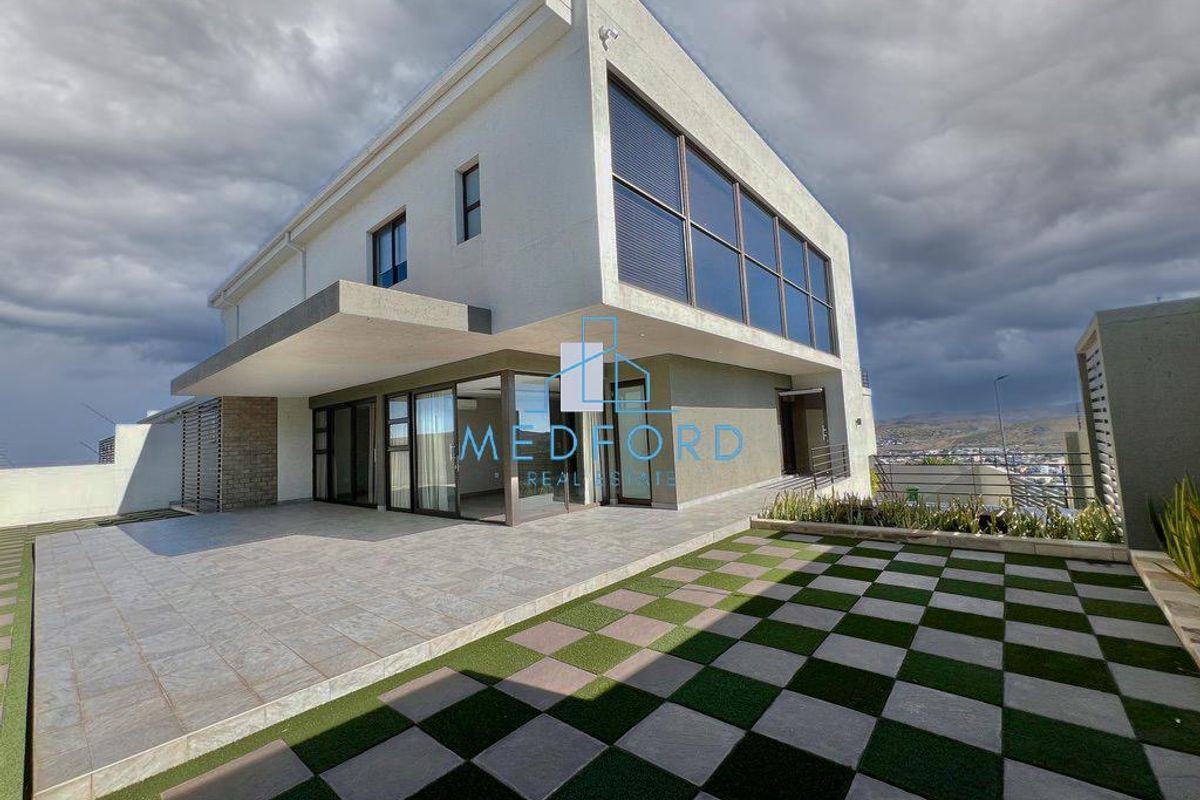 Luxury Living on Iconic Gamsa Street, Kleine Kuppe - Photo 2