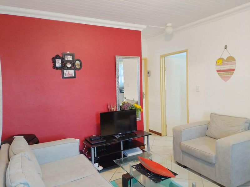 Unfurnished 2-Bedroom House in Eersterivier South To Rent - Photo 4