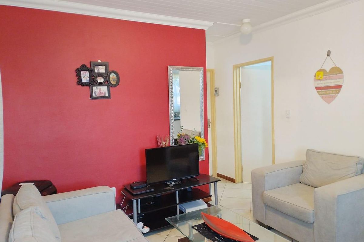Unfurnished 2-Bedroom House in Eersterivier South To Rent - Photo 4