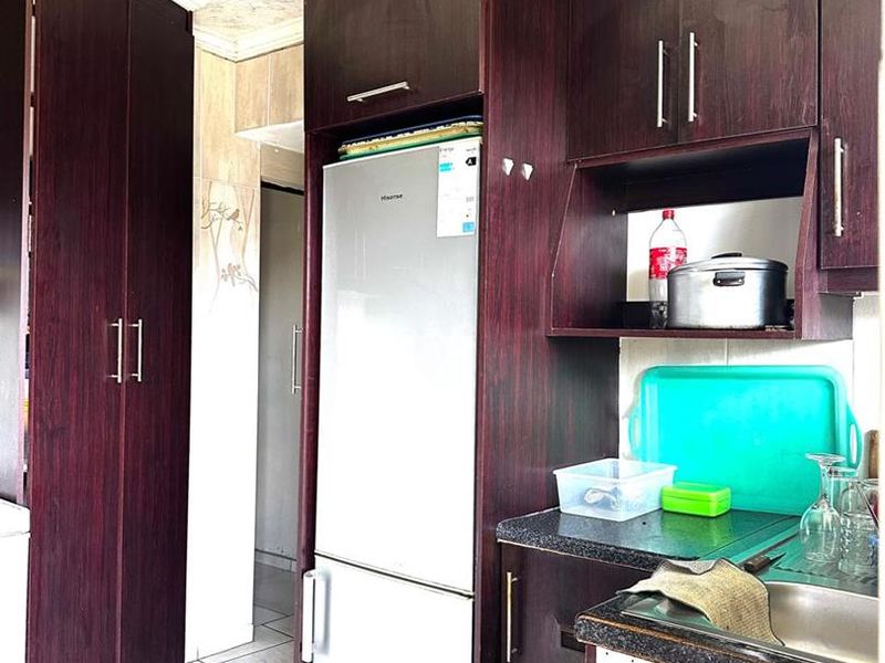 Your Next Home Awaits! 3-Bedroom Rental with En Suite & Garage - Photo 5