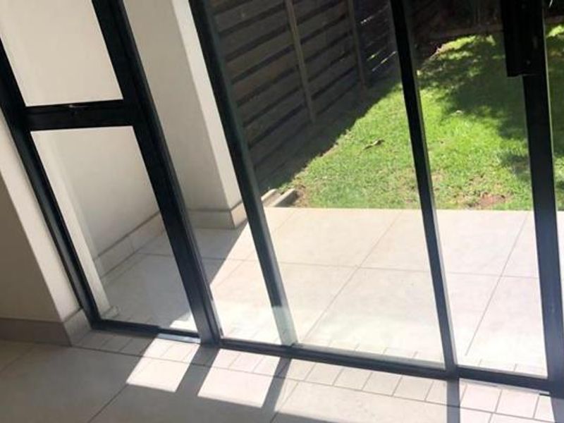 One Bedroom Apartment for Sale in Modderfontein - Photo 6