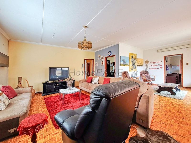 Lagoon, Walvis Bay:  Neat 3 Bedr Home is for Sale - Photo 8