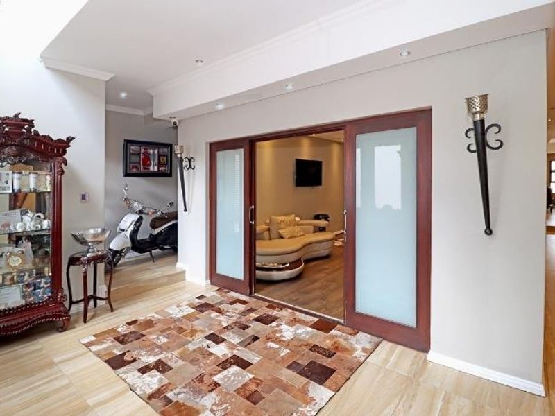 Off the grid 5 bedroom cluster with all the bells and whistles and more! - Photo 8
