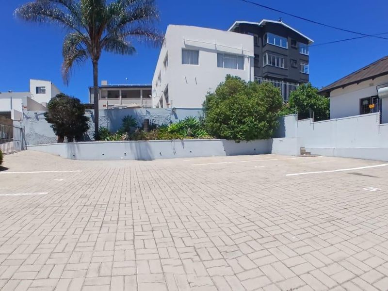 Charming 2-Bedroom Duplex in Prime Location - Photo 6