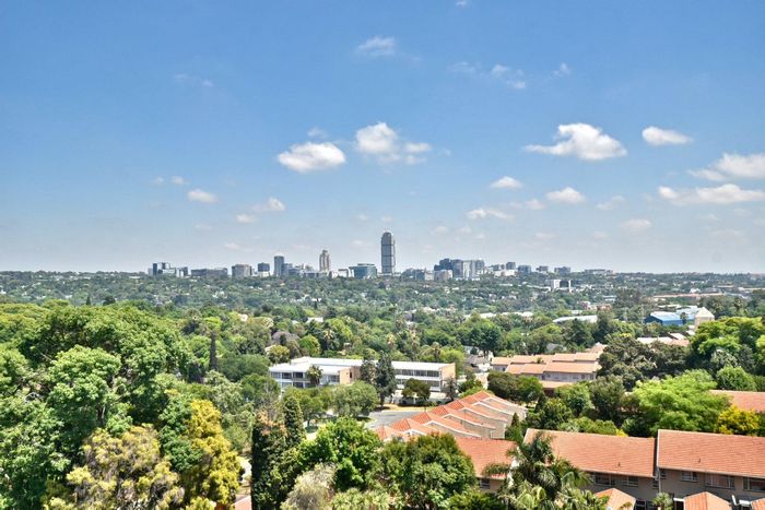 Property #2499686, Apartment For Sale in Bramley Park