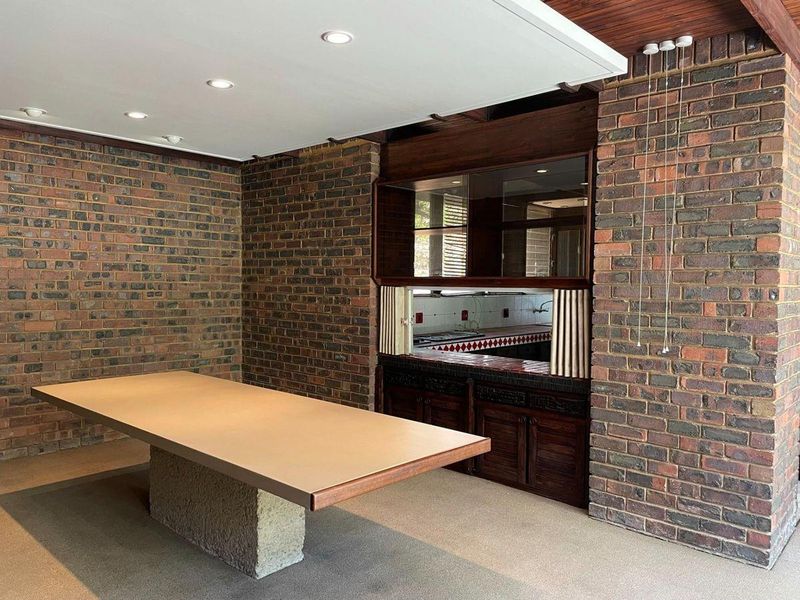 Charm and Style - Photo 9