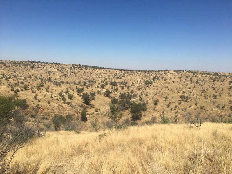 LIVE OFF THE GRID !!! 26.7km OUTSIDE WINDHOEK ! - Photo 2