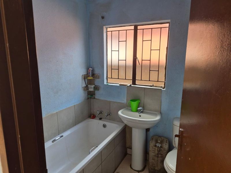2 Bedroom House for Sale in Soshanguve East, Ext 3 - Photo 7