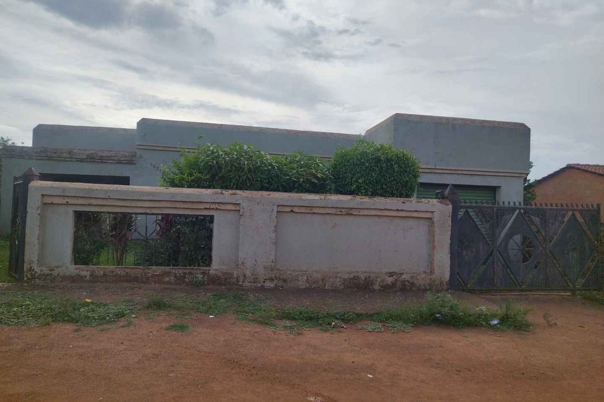 3 bedrooms for sale in Soshanguve South - Photo 2