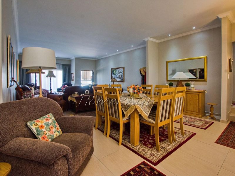 Long Beach ext 2, Walvis Bay:  Very Neat, Spacious Home with Flat is for Sale - Photo 10