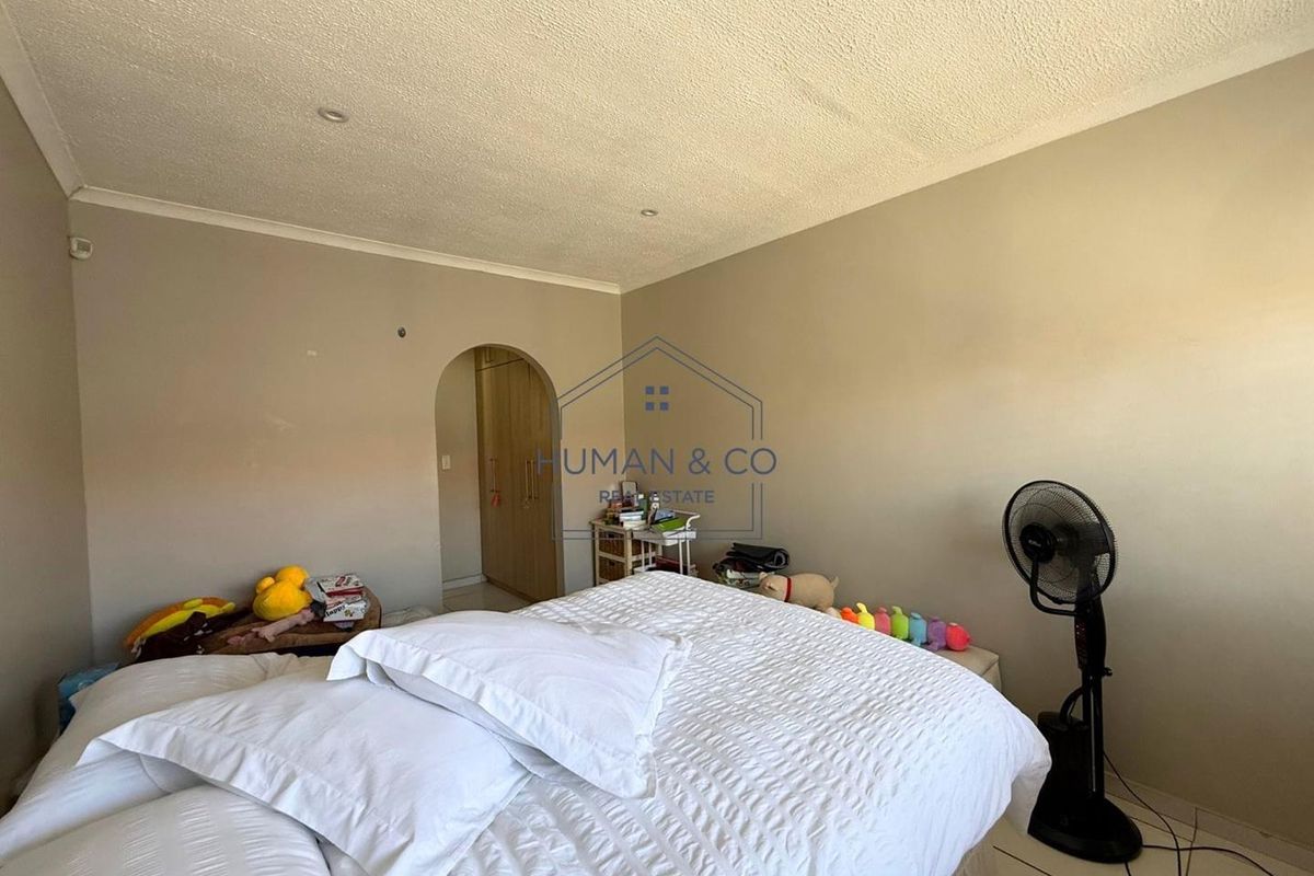 Modern 3-bedroom Townhouse in town center; Walvis Bay - Photo 3