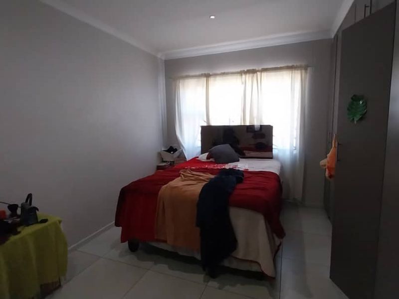 Charming 3-Bedroom Gem with 2 Baths Awaits You - Photo 8