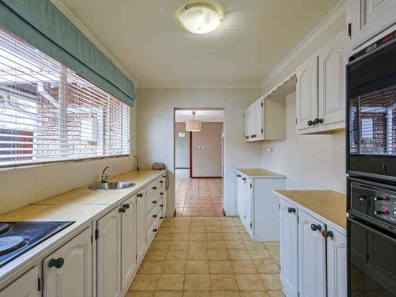 Charming 3-Bedroom Duet in Die Wilgers – Comfort, Space & Convenience Combined - Photo 10