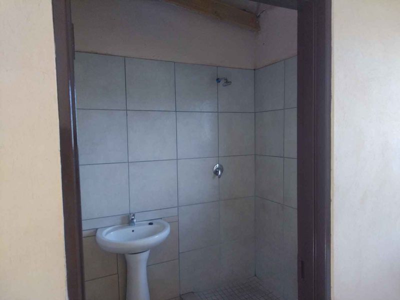 Investment property for sale in Soshanguve South - Photo 9