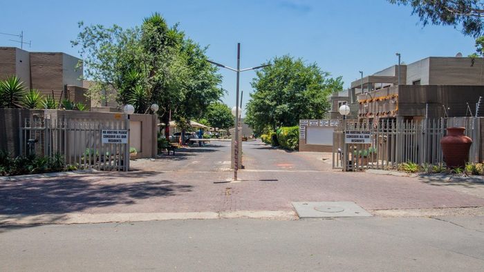 Property #2499168, Townhouse For Sale in New Market