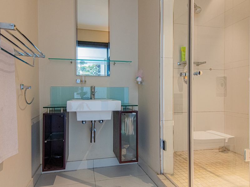 3 BEDROOM | 3.5 BATHROOM APARTMENT - Photo 10