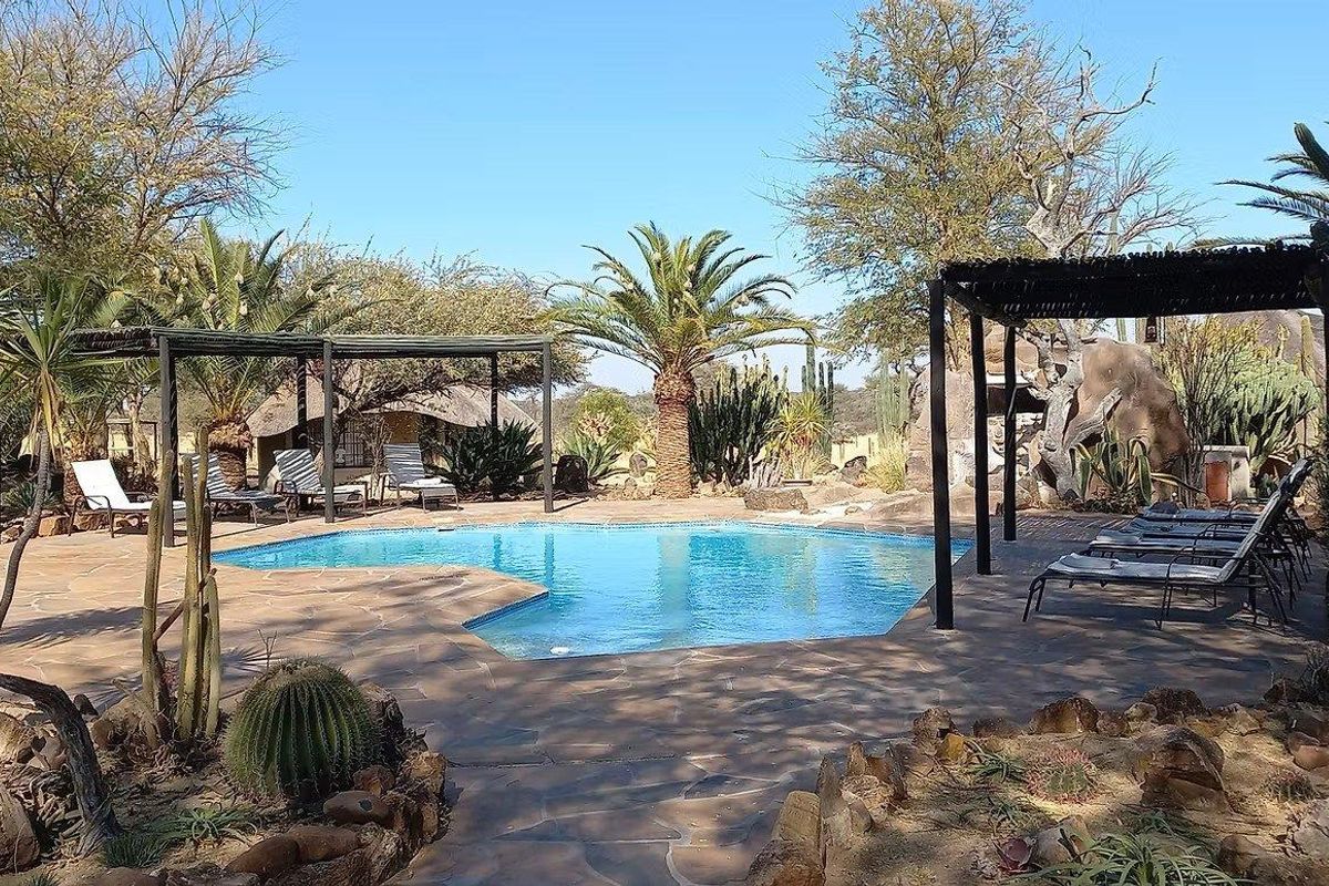 Safari Lodge close to Omaruru 5000 ha - Photo 3