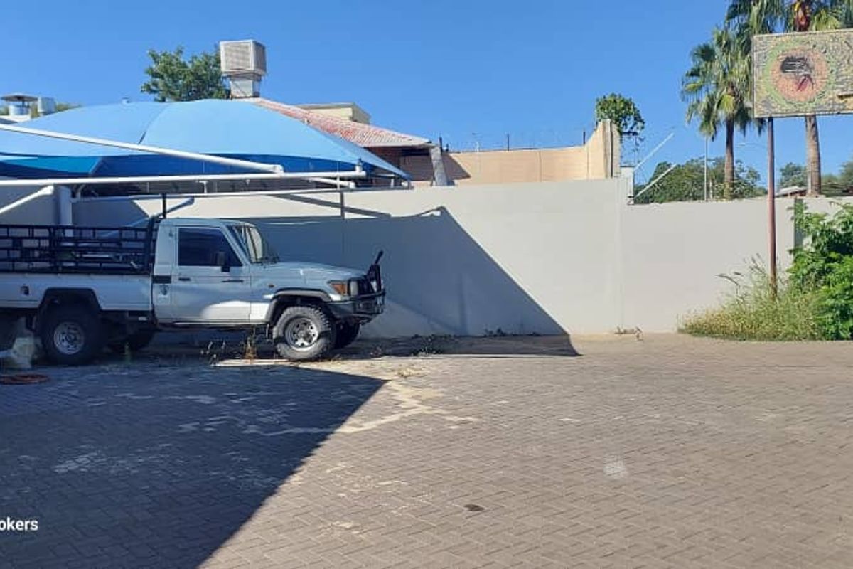 Versatile Business Hub: Two Buildings, Endless Possibilities! - Photo 5