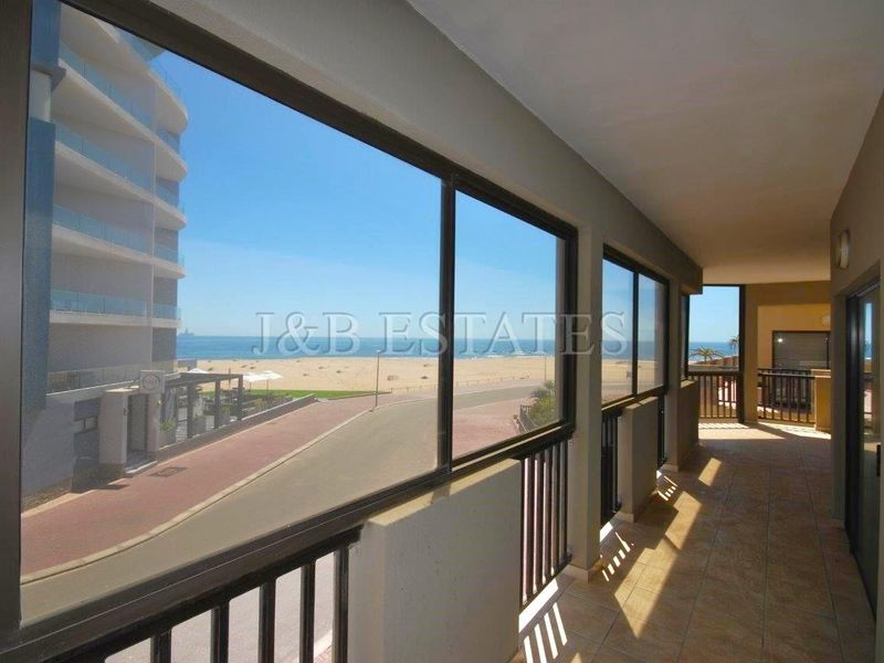 3-Bedroom Apartment With Sea Views - Photo 3