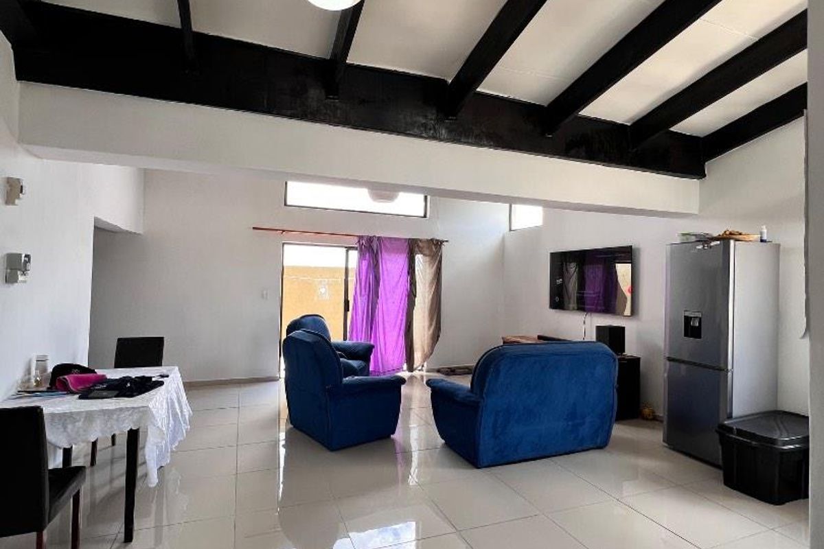 3 Bedroom Townhouse for Sale in Shetu Estate, Otjomuise Ext 4 - Photo 2