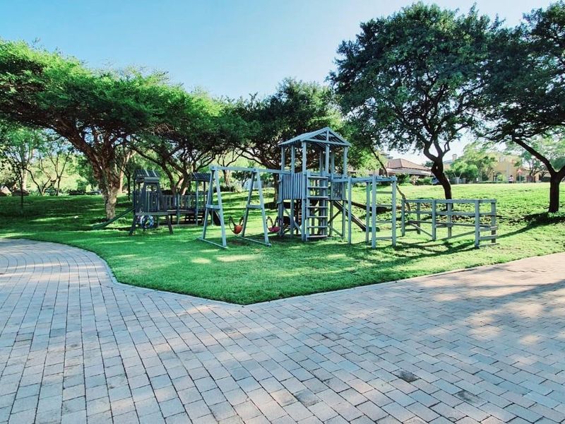 Prime Residential Land in Blue Valley Golf and Country Estate - Photo 9