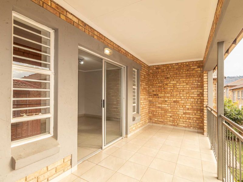 Spacious Duplex 3 Bedroom Townhouse - Photo 9