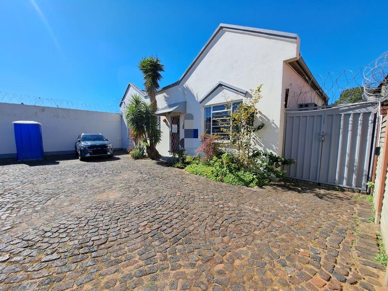 Versatile Business-Zoned Property in South Johannesburg - Photo 5