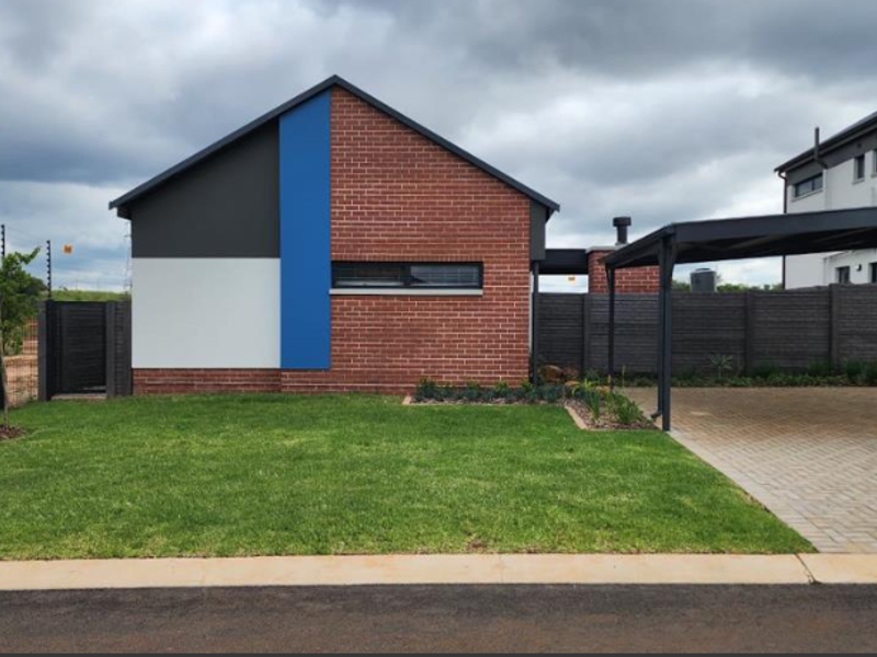 "Experience Luxury Living in Alberton – Contact Us Today!" - Photo 8