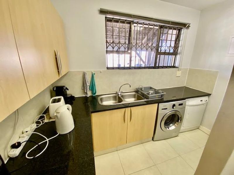 Luxury Fully Furnished 2bed Penthouse Apartment Morningside– FOR SALE - Photo 6