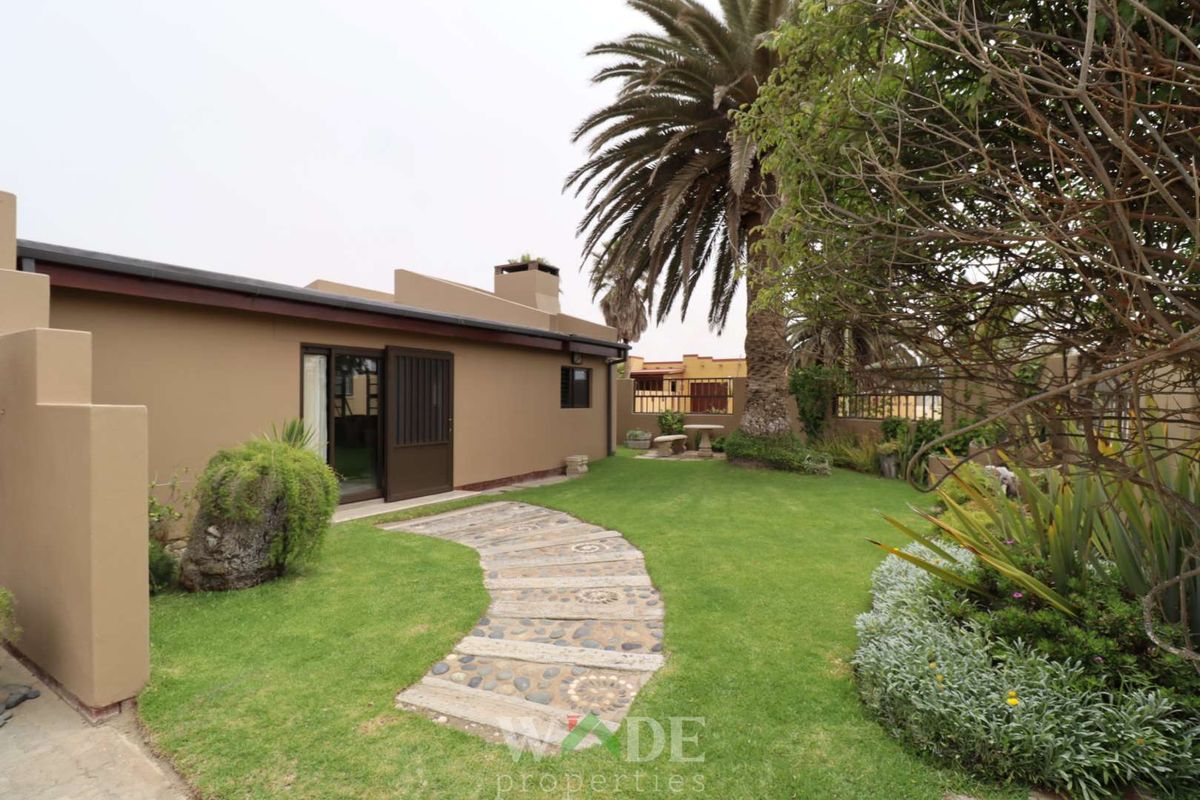 Hentiesbay: Beautiful 4 Bedroom House is For Sale - Photo 3