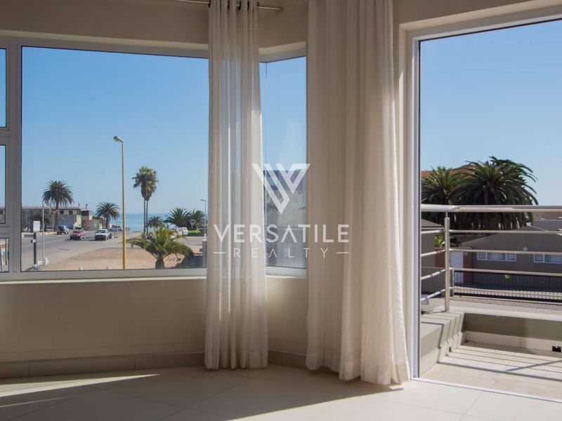 Prime CBD Living – Sea Views & Convenience - Photo 4